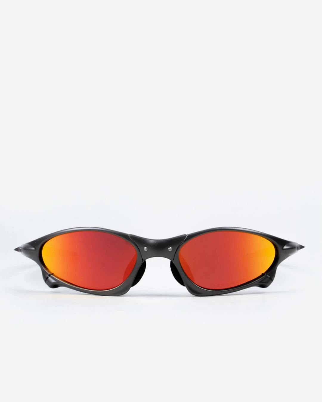 R-1-1REIGN00001.webp