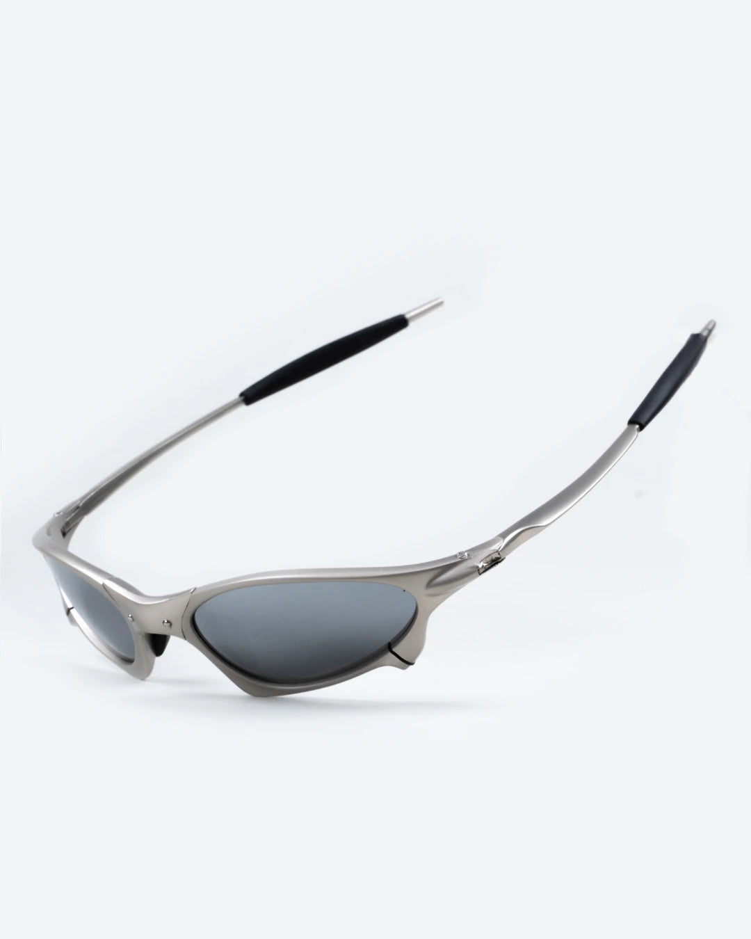 R-1-4REIGN00002.webp